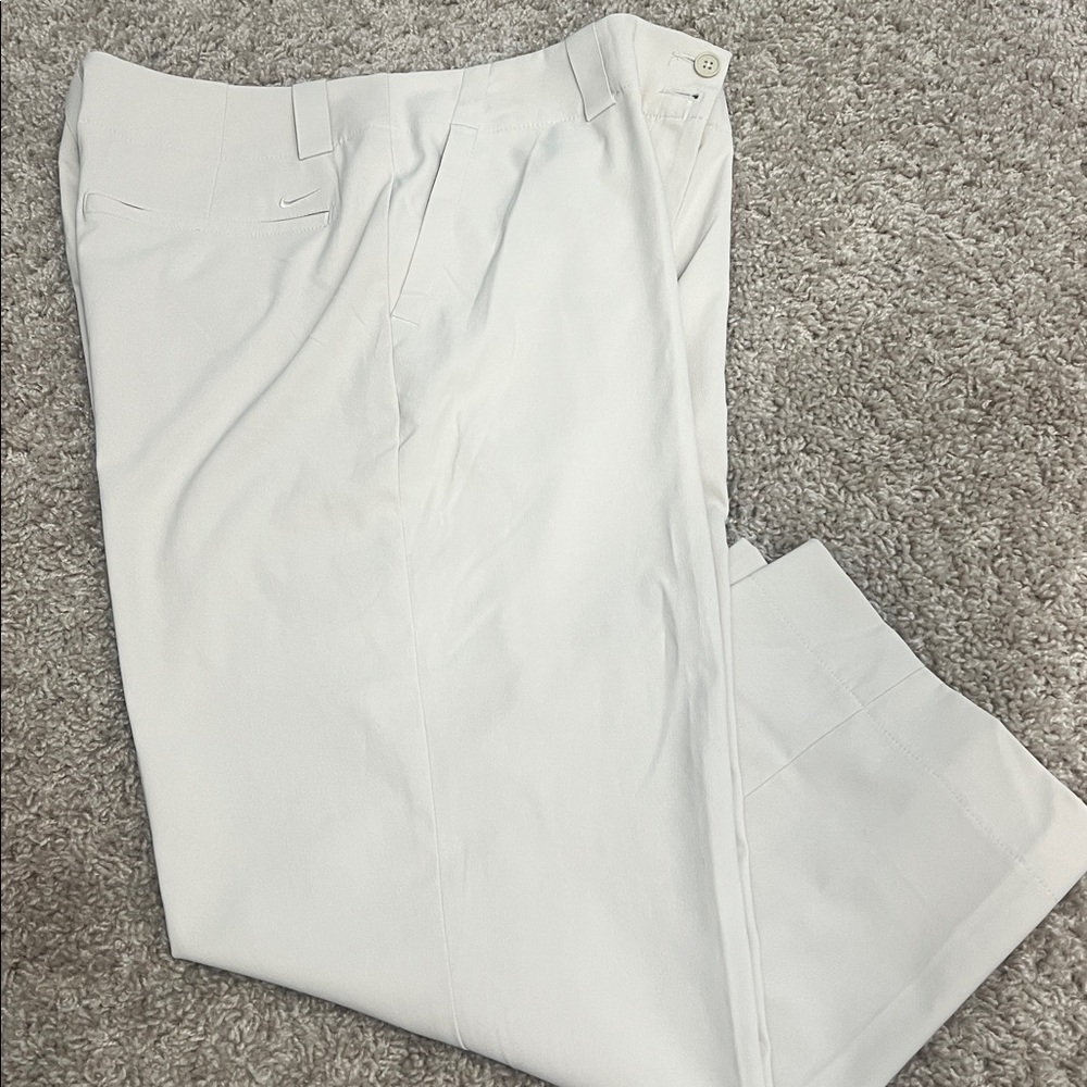 NikeGolf Nike FitDry Cream/Tan 3/4 Pants Women’s sz 10 M